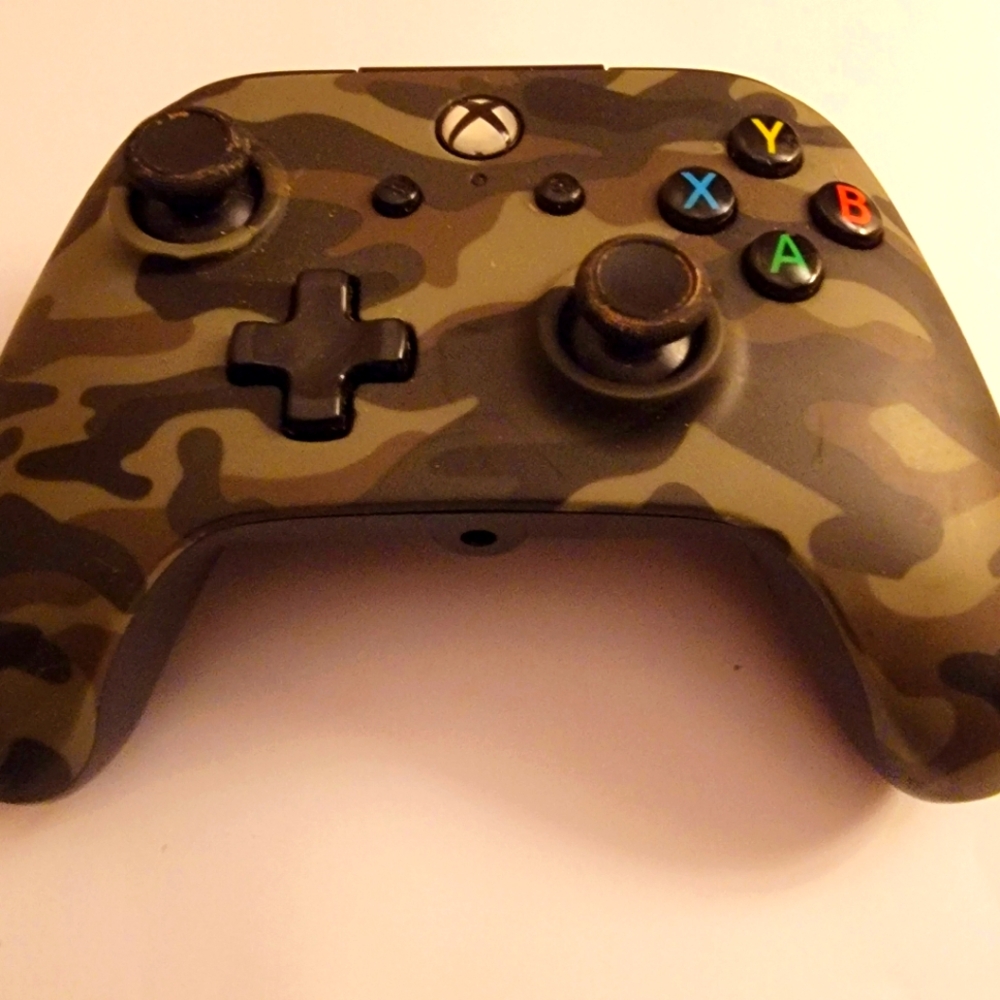 Microsoft Wired Controller for Xbox Series Power A Model : 1508490-03 Camoflauge